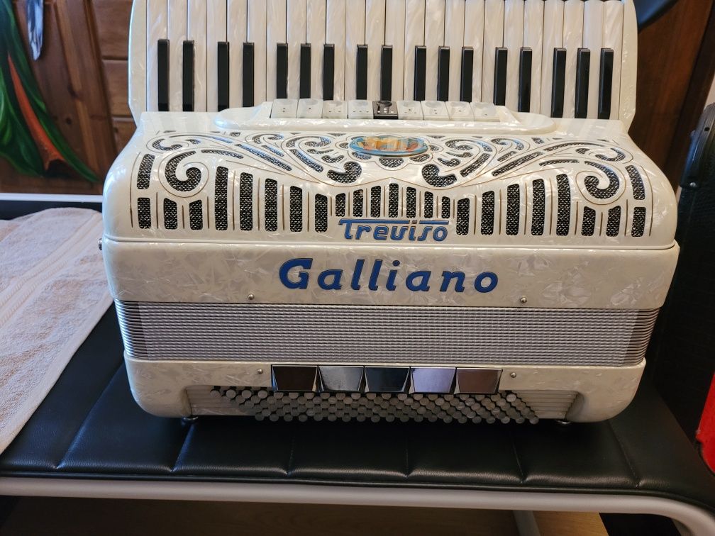 Akordeon Galliano