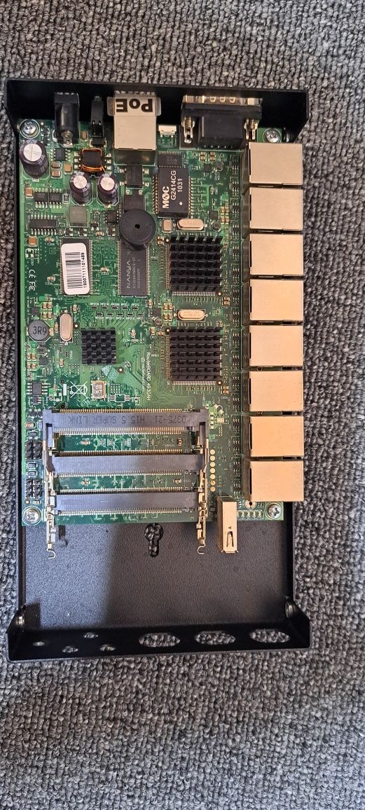 Маршрутизатор MikroTik RouterBOAR 493G