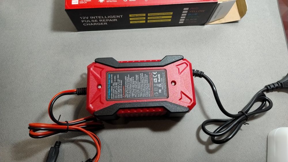 Продам імпульсне зарядне для акамулятора 12v 2-100Ah