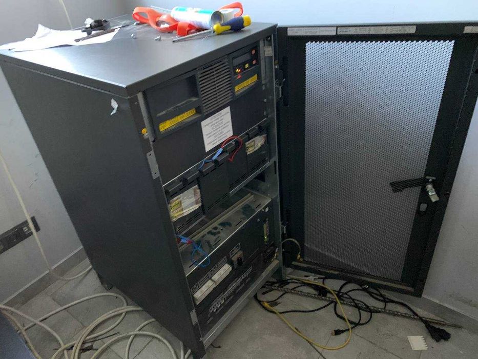 Інвертор 10kw 3фази несправний