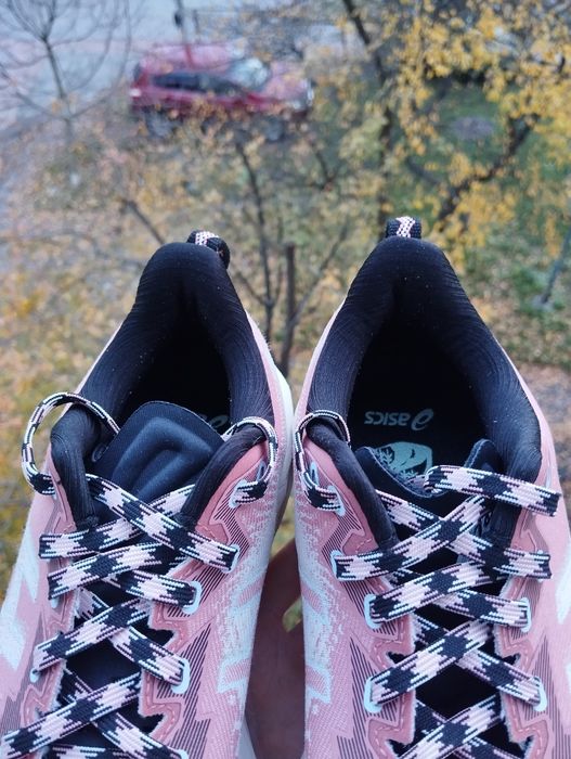 Кросівки Asics Novablast оригінал р.38