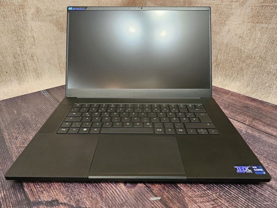 Razer Blade 15 RZ09-0421 (i9-12900H/32Gb/RTX 3080Ti/SSD 1Tb/4K 144Hz)