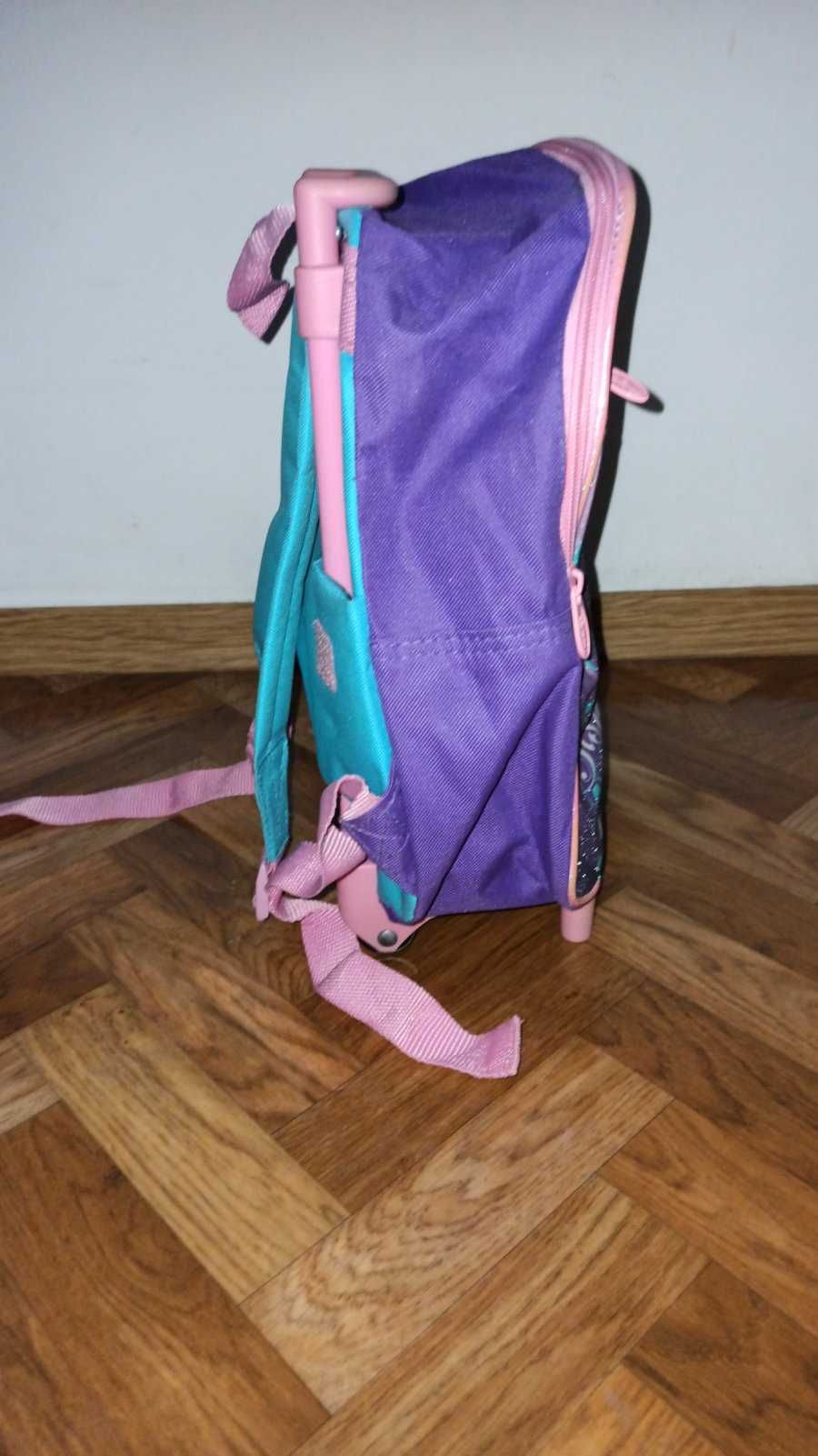 Детский рюкзак на колесиках с выдвижной ручкой для девочек Frozen
