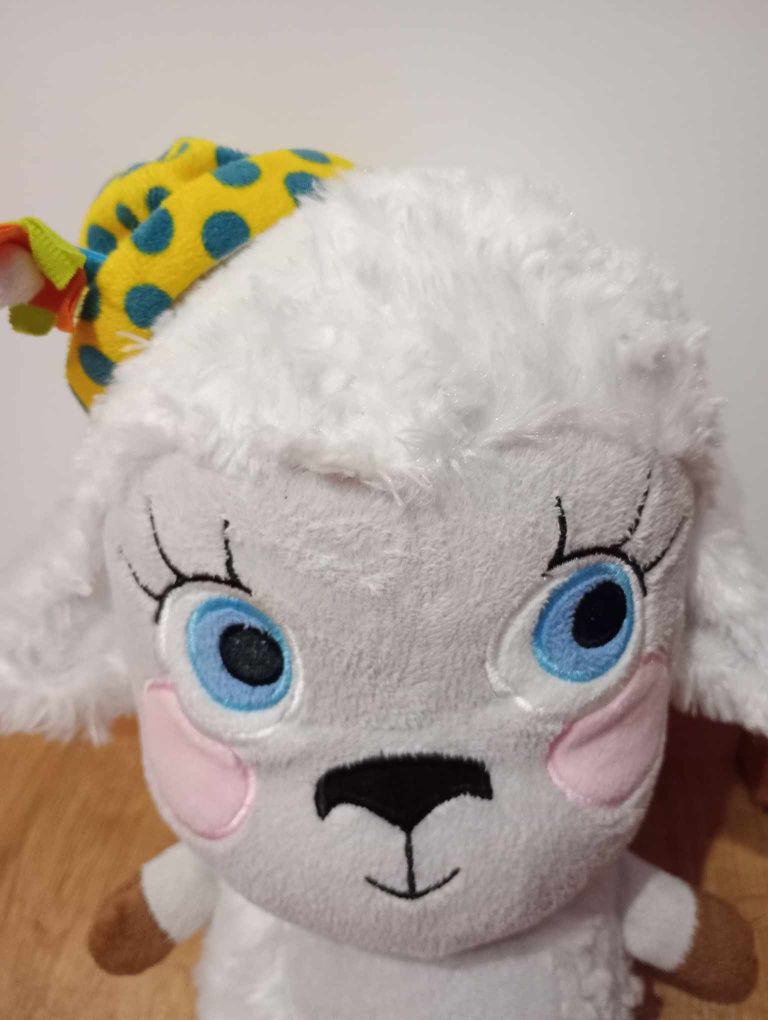 Owca owieczka Lucy the Lamb maskotka przytulanka pluszak