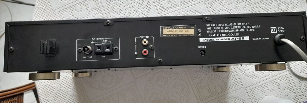 Akai Tuner AT 52