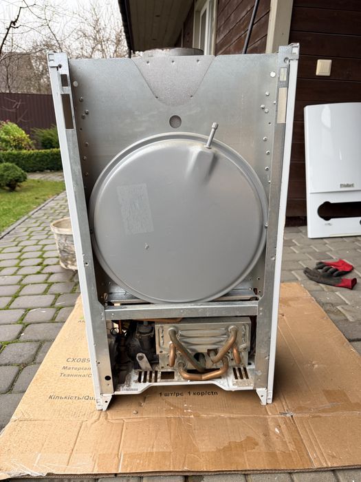 Продам газовий двоконтурний котел Vaillant atmotec pro