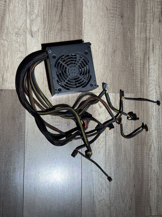 Zasilacz komputerowy Corsair VS550