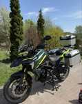 Benelli TRK 702x 800km  salon