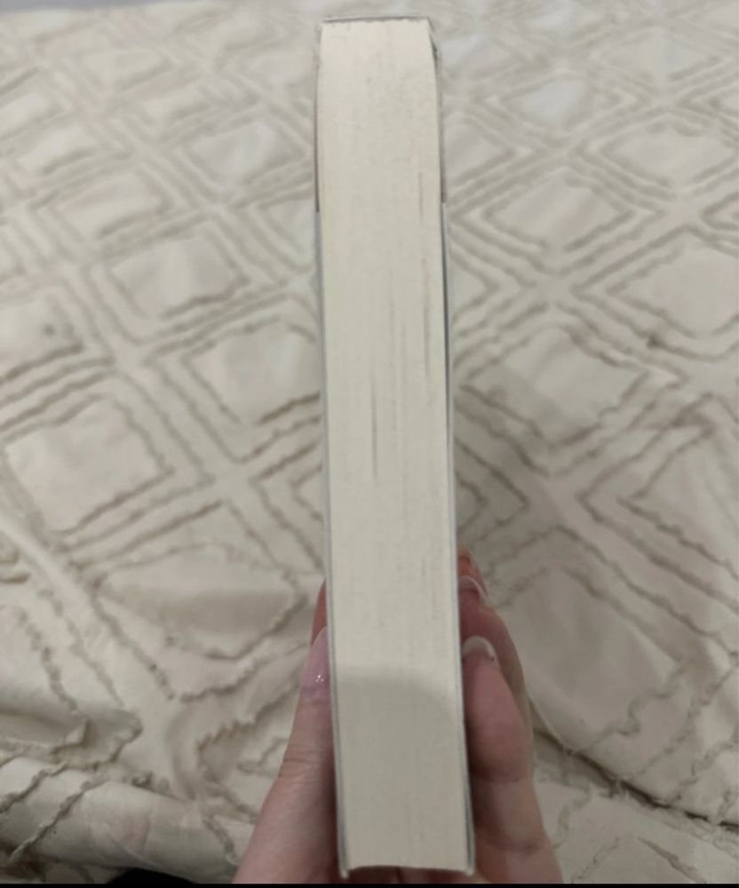 Livro “O Escritório” da autora Freida Mcfadden