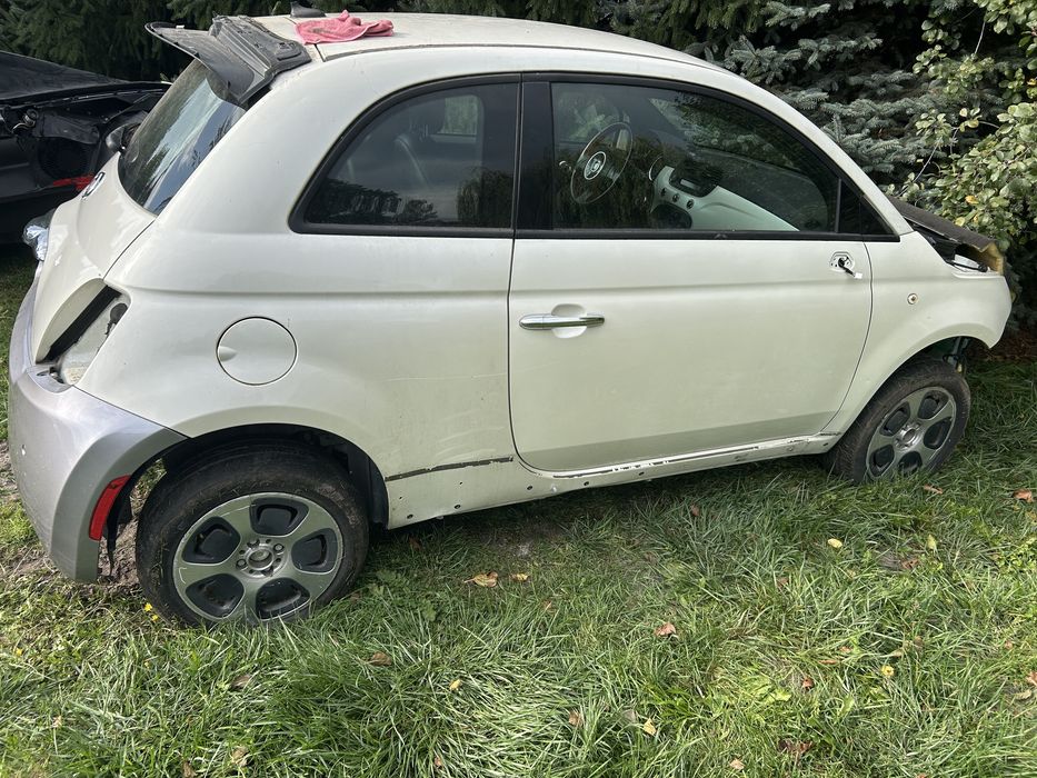 Fiat 500e 2015 cały na części chłodnica zawieszenie drzwi klapa amor
