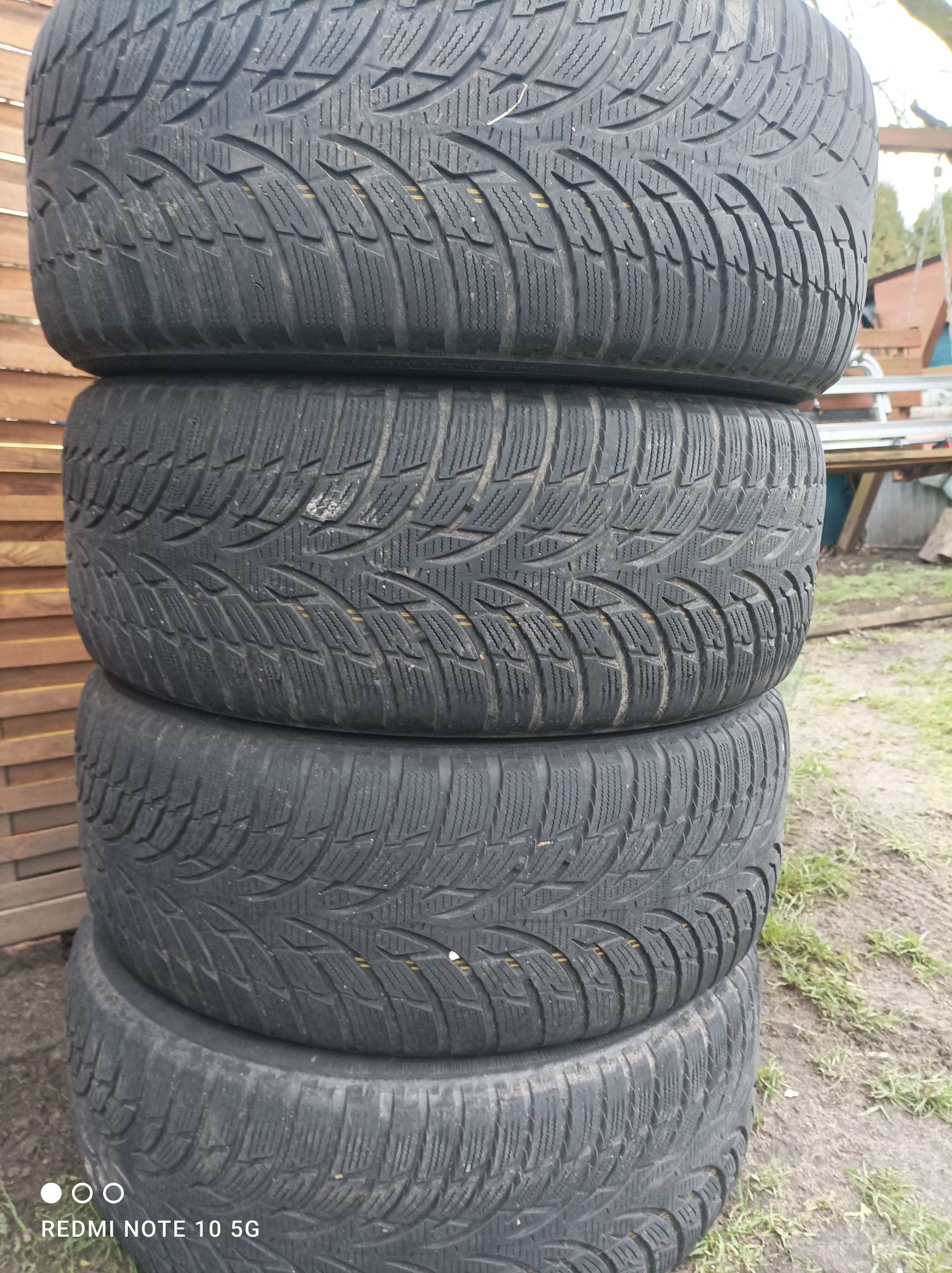 225/55/16 Nokian