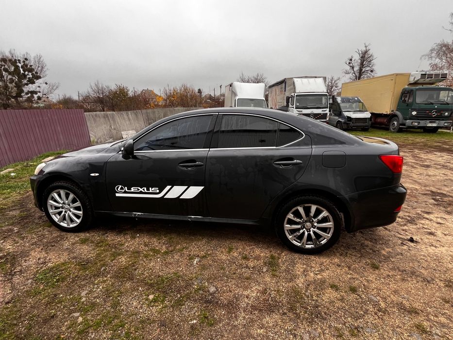 Lexus is 220D, срочно