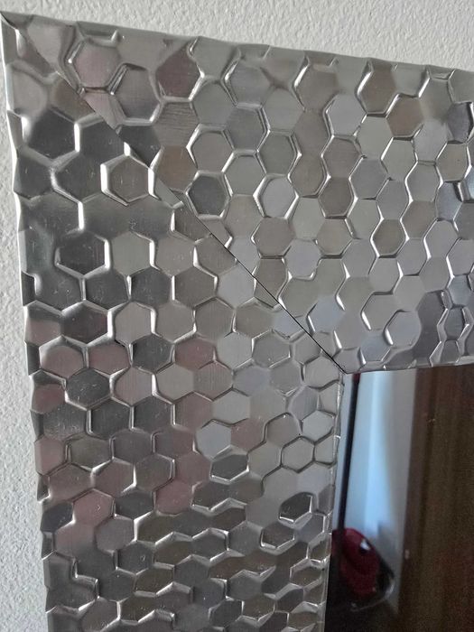 Lustro pokojowe ze srebrną ramą