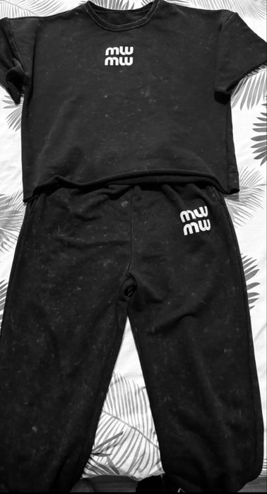 Женский костюм в стиле тай дай