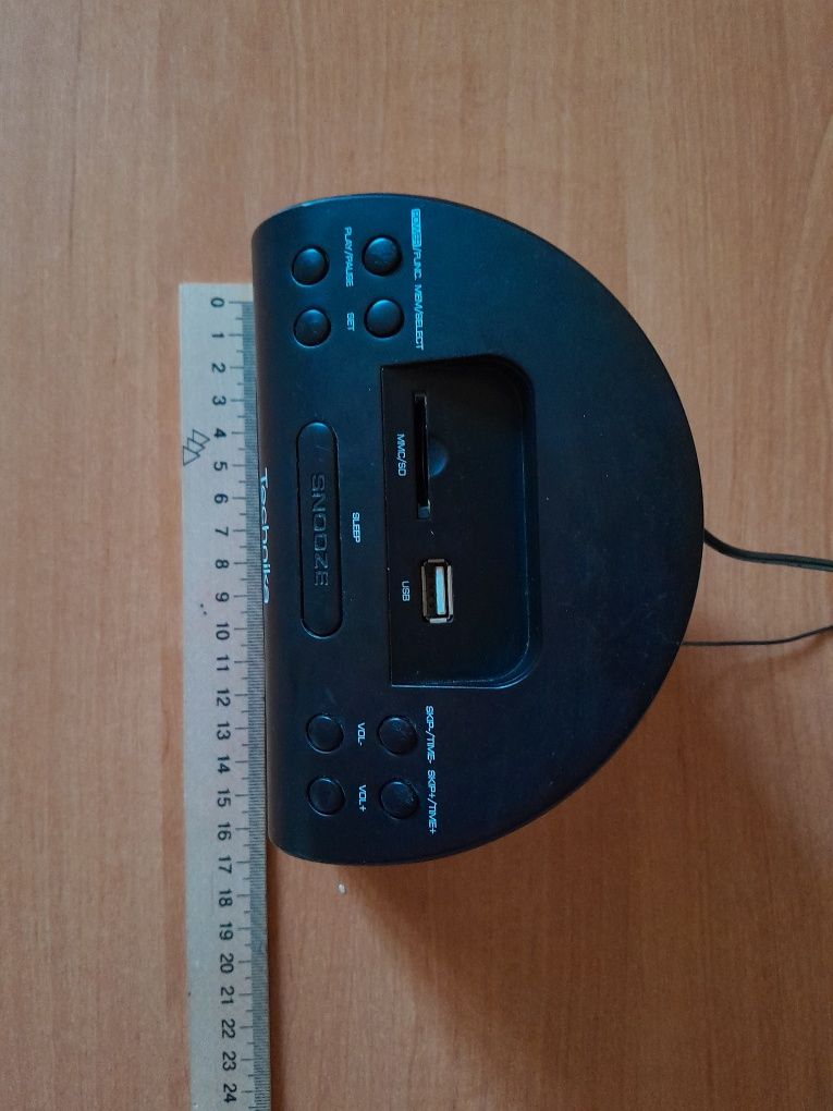 Часы настольные с подсветкой радио колонка Technika Техника CECR10