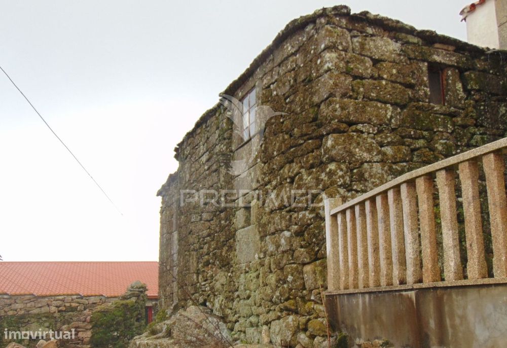 Casa em pedra tradicional p/recuperar