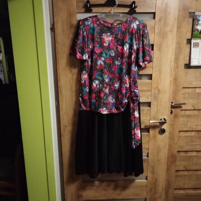 Sprzedam sukienkę rozmiar 48