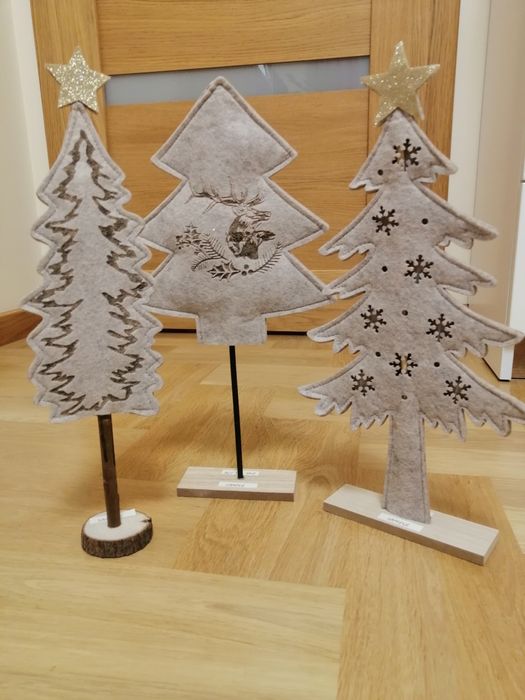 Komplet choinek do dekoracji wnętrz