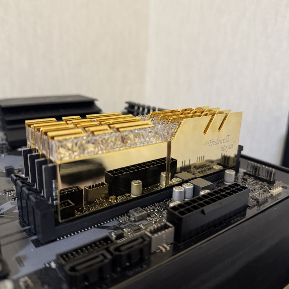 128Gb Gskill TridentZ Royal 4x32 Ddr4 оперативна памʼять