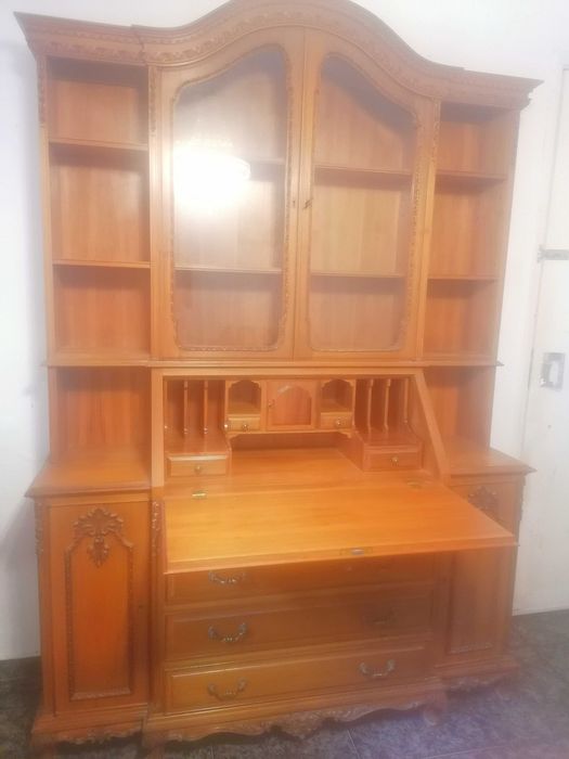 Secretaria antiga em madeira