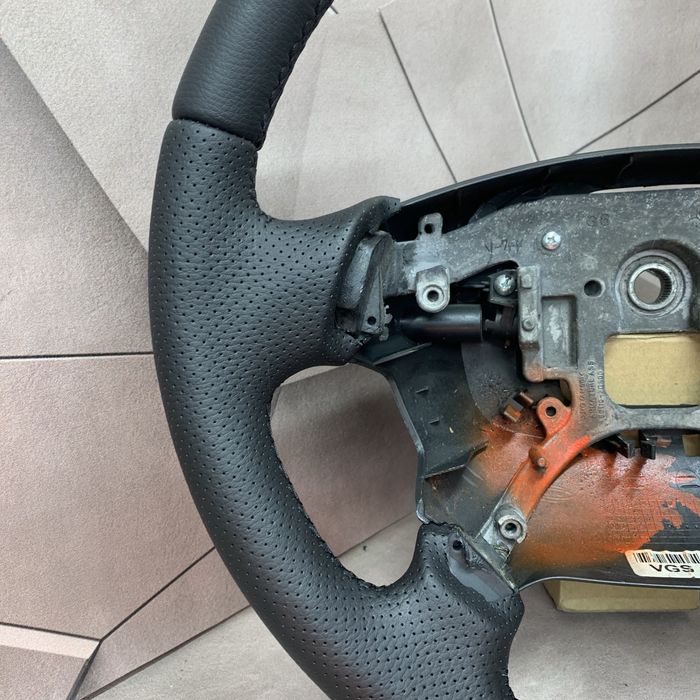 Перетягнутий руль Magentis Karens Маджентис Каренс на обмін