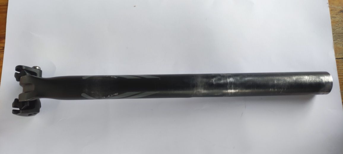 Sztyca podsiodłowa XLC na 1 śrubę ,lekka - średnica 27,2 mm
