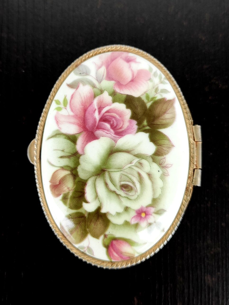 Vintage!Szkatułka metalowa,porcelanowa z kwiatami.