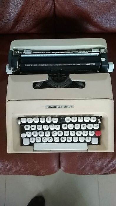 Maszyna do pisania - Olivetti Lettera 35 - UNIKAT!
