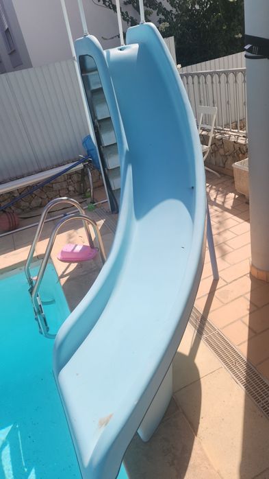 Escorrega de piscina