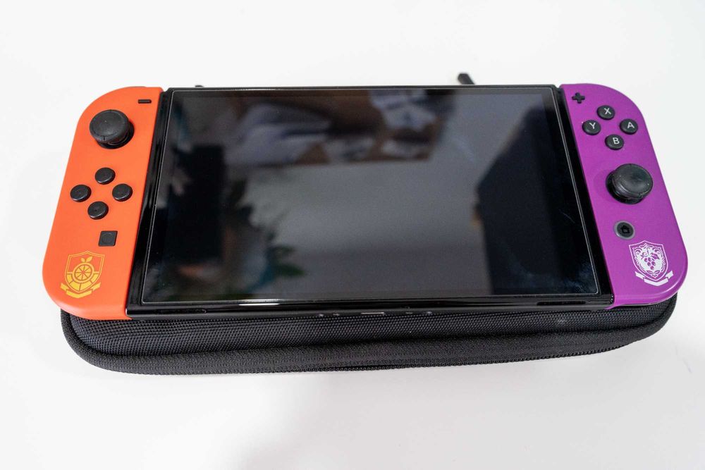 Nintendo Switch OLED Edição Pokémon Scarlet & Violet + Bolsa Tomtoc