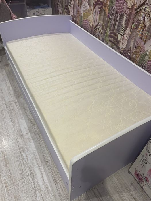 Ліжко дитяче для дівчинки