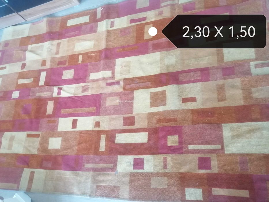 Tapetes, candeeiro e varões