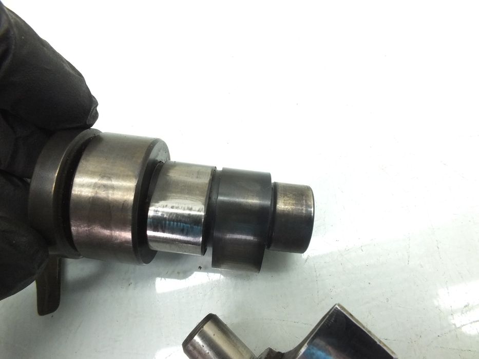 Części Głowicy Krzywki Wałek Rozrządu Zawory Piaggio X9 125 Aprilia