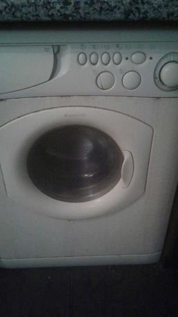 Продам стиральную машинку с режимом сушки на запчасти .