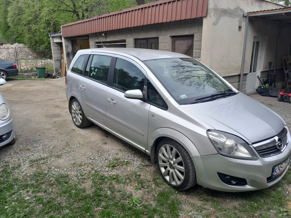 Opel Zafira 1.9 cdti 150km