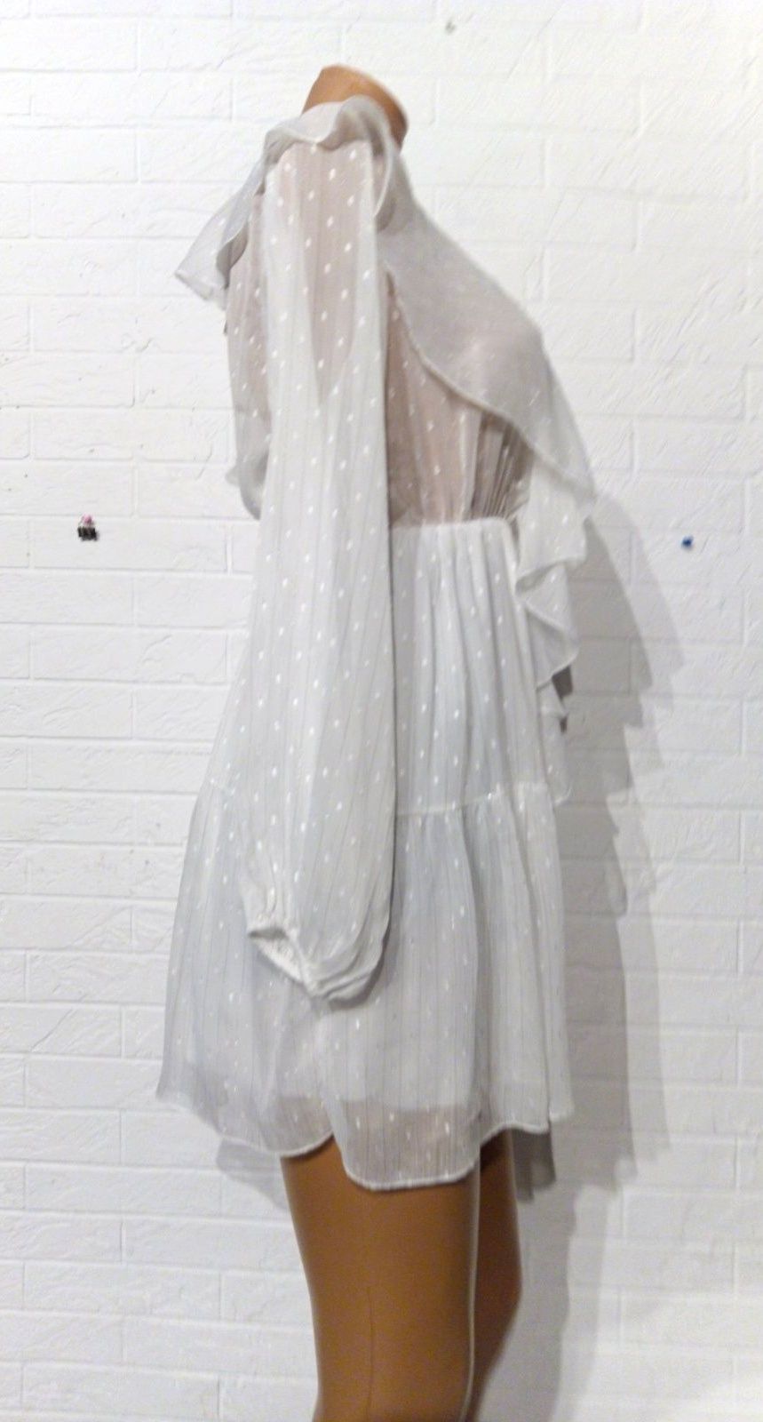 Сукня коктейль на білого кольору