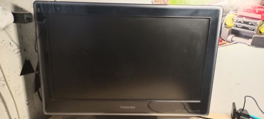 Telewizor Toshiba 22" z wbudowanym DVD
