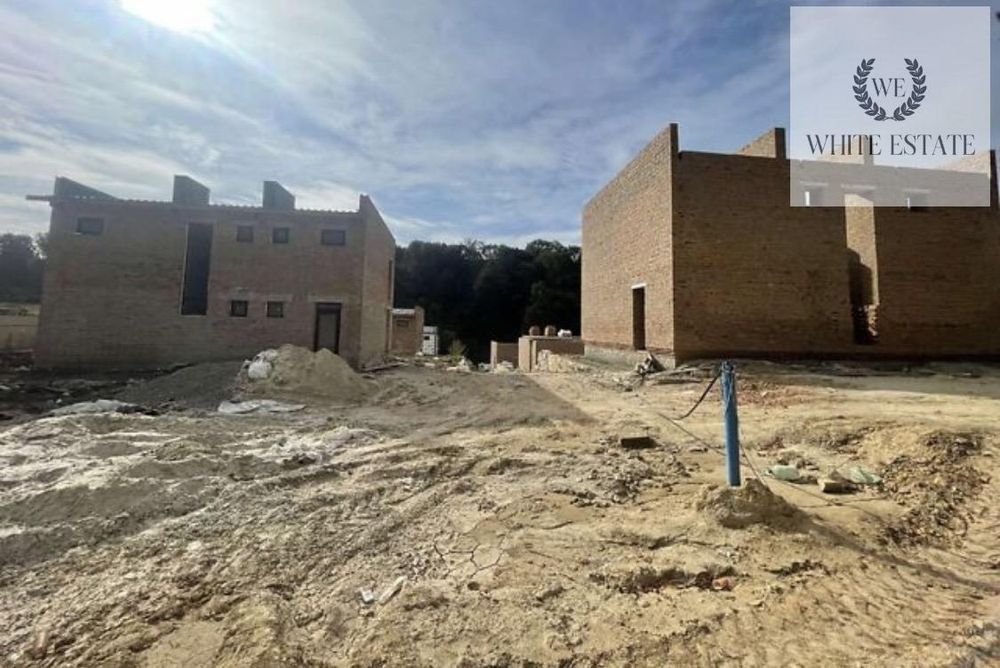 Будинок в котеджному містечку