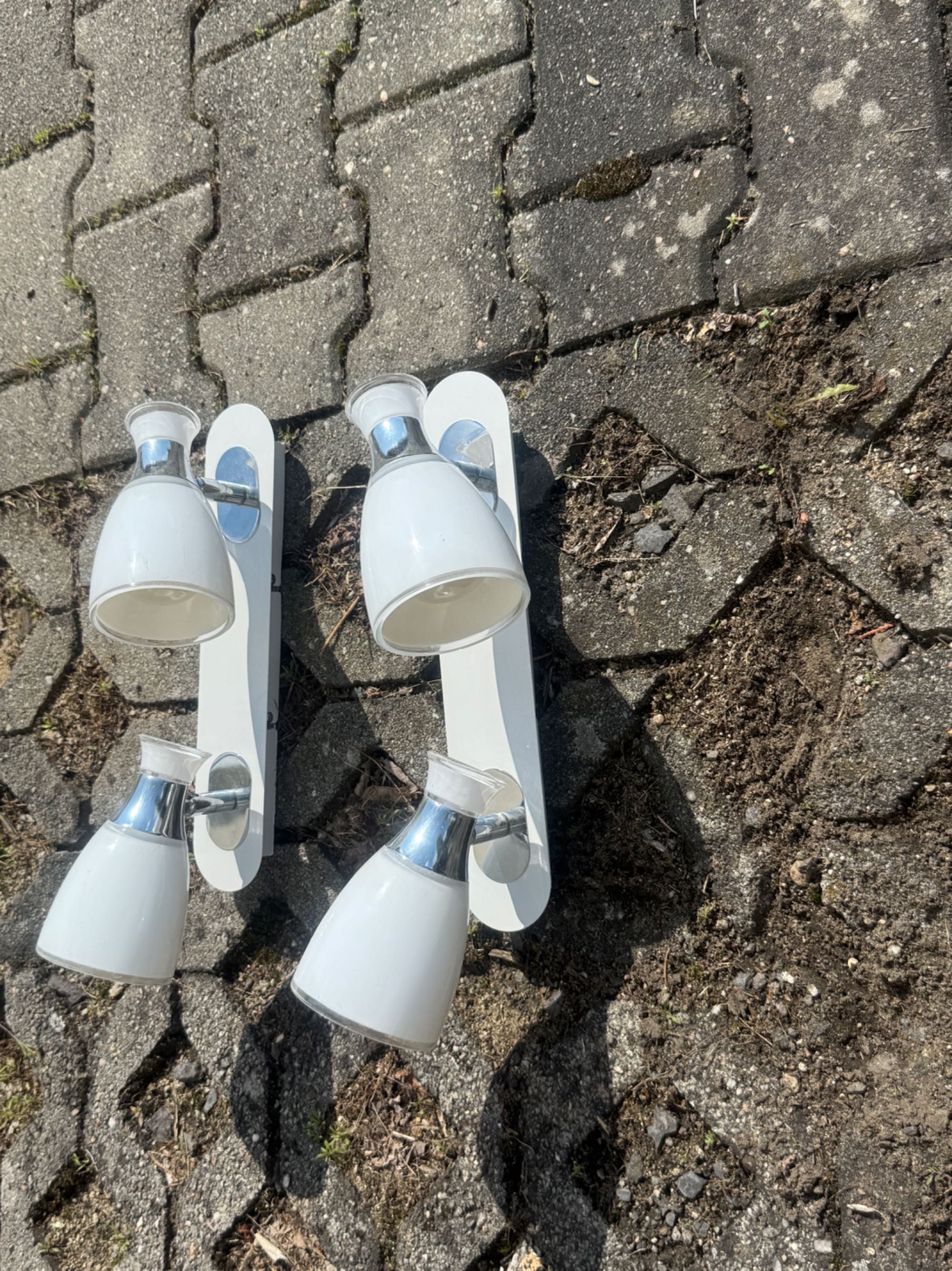 Sprzedam dwie lampy naścienne w bardzo dobrym stanie
