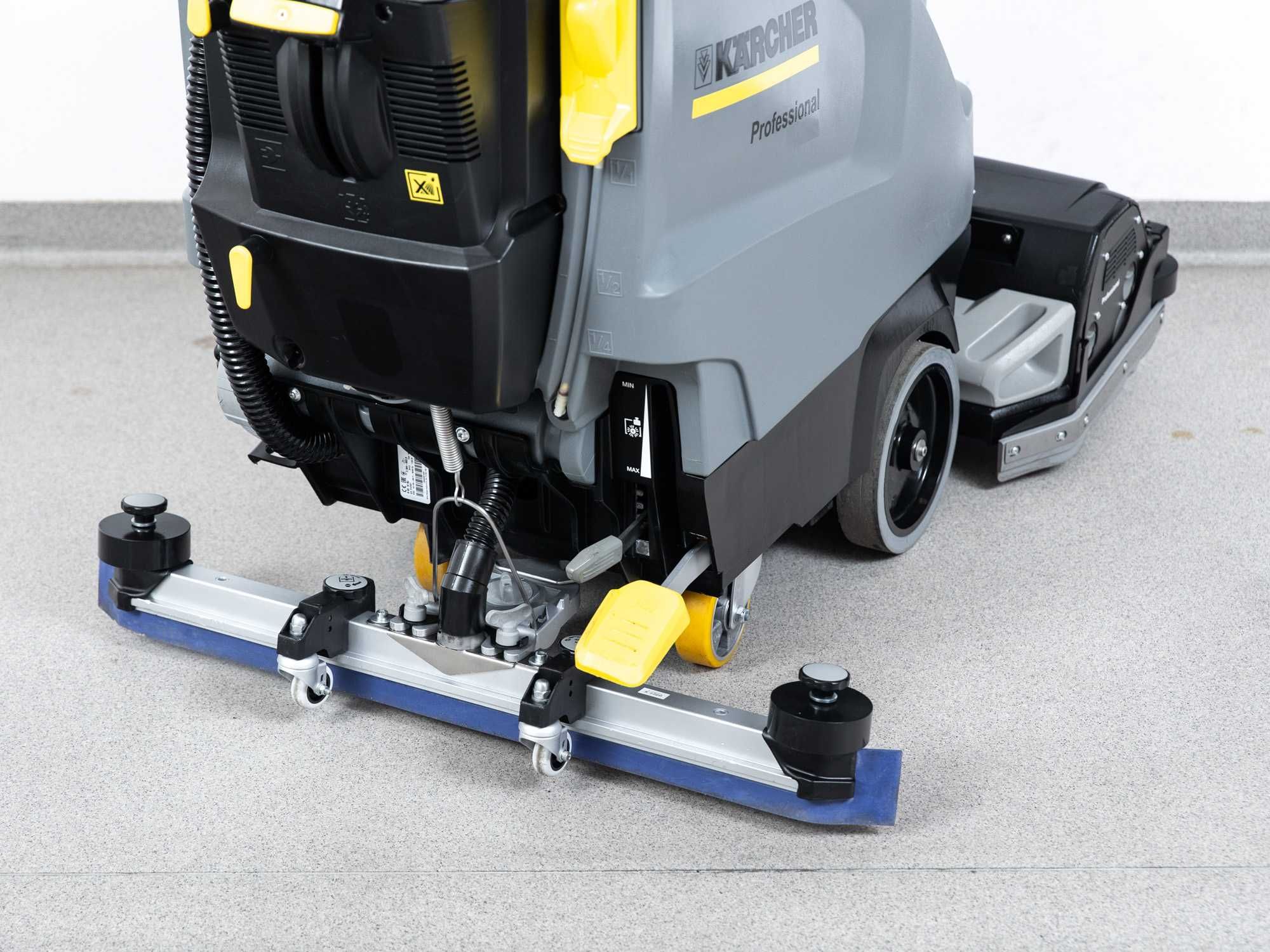 SZOROWARKA KARCHER B 60 W Bp R65 NOWE BATERIE 2016r 291mth 16000 netto