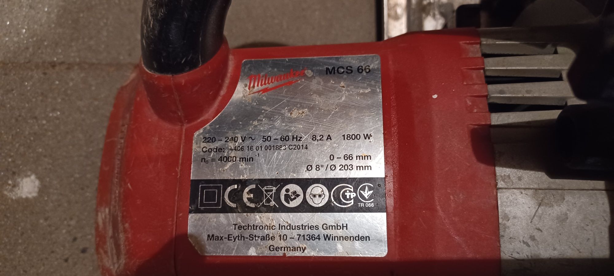 Pilatka tarczowa do blachy Milwaukee MCS 66