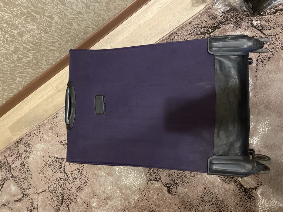 Валіза на колесиках