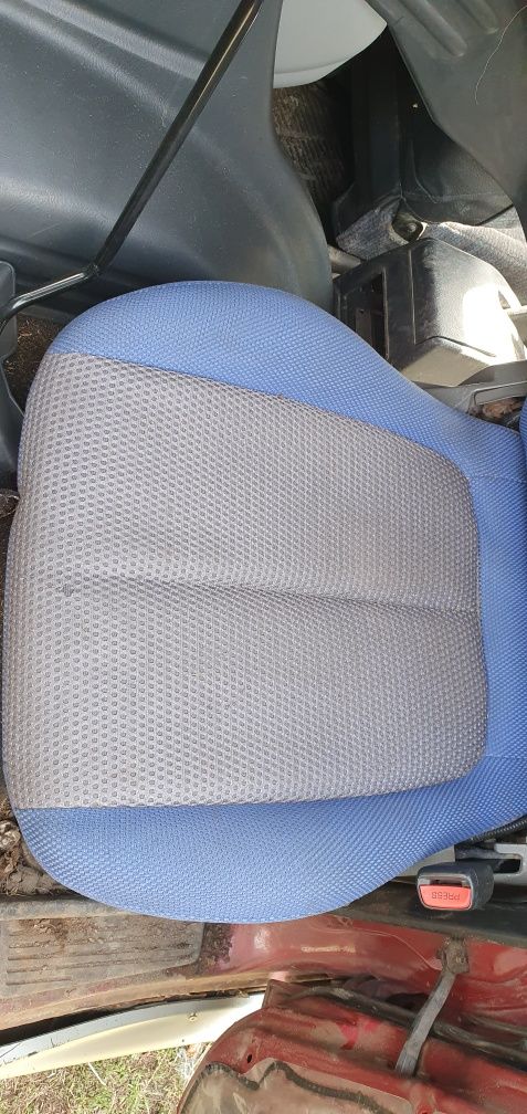 Suzuki Grand Vitara fotele przednie , boczki