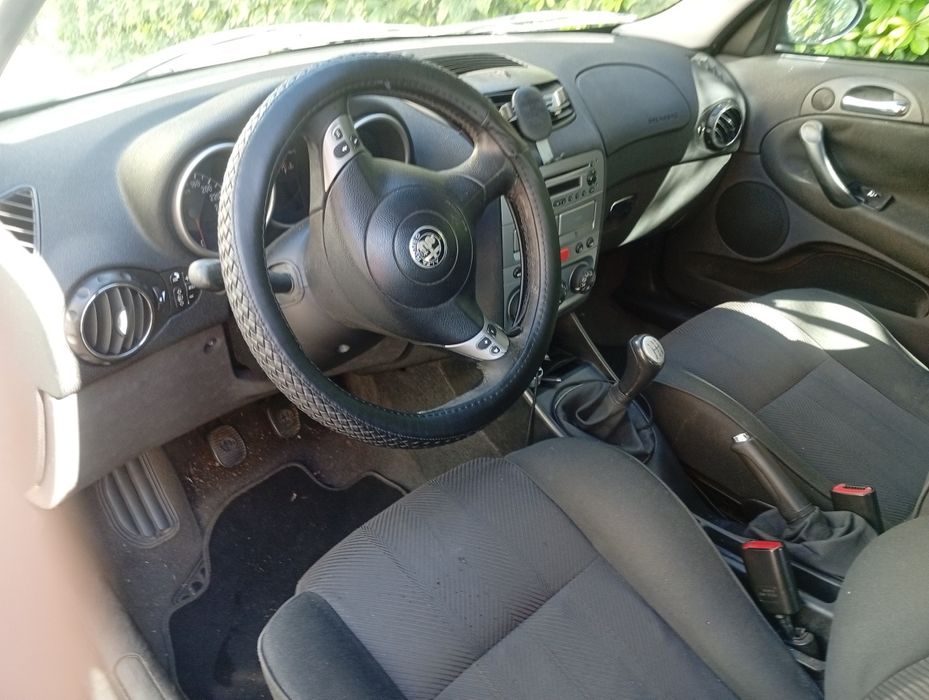Alfa Romeo 147 em excelente estado geral, motor 1.6 de 120cv