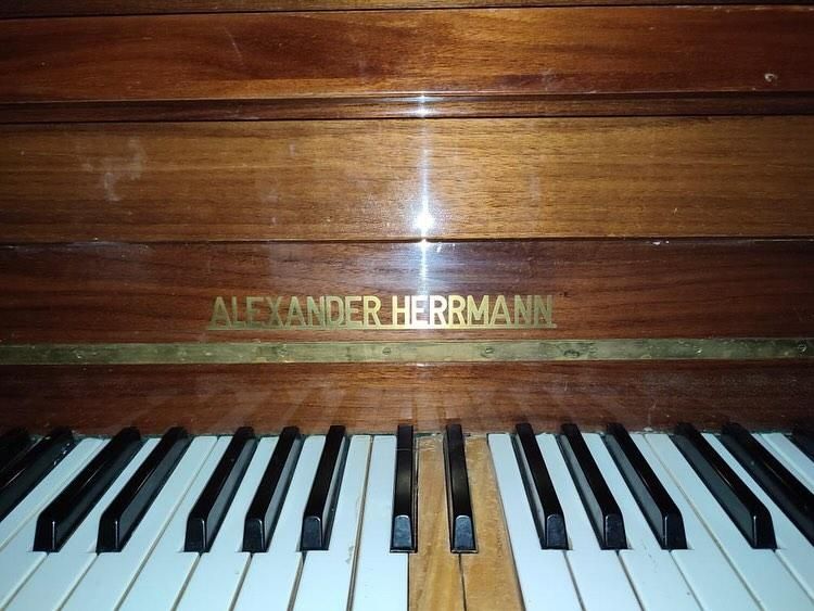Фортепіано alexandr herrmann