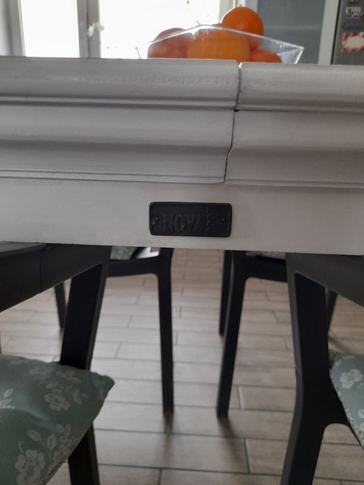 Zestaw mebli drewno stół komoda słupek