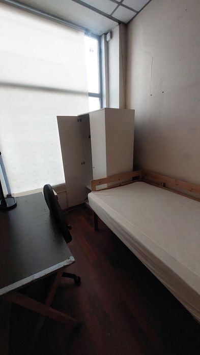 Quarto individual quase tudo incluido alugar, aluguer, arrendar.