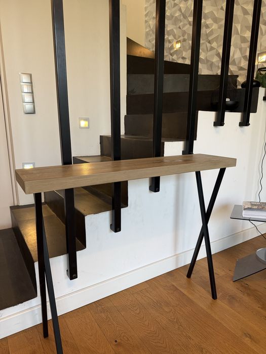 Elegancka konsola do przedpokoju lub salonu SLIM
