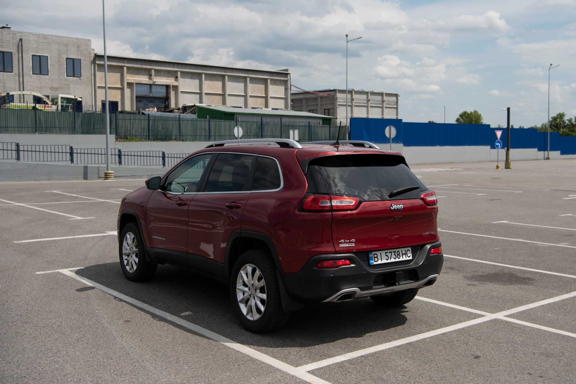 Jeep Cherokee KL 3.2 повний привід з цілою безпекою