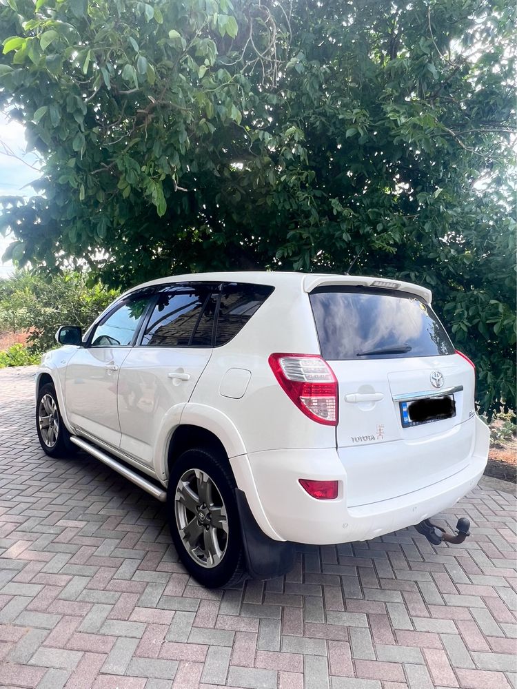 Продам Toyota Rav4